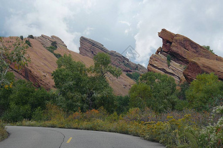 离科罗拉多州丹佛约30分钟远的莫里森红岩剧背景图片