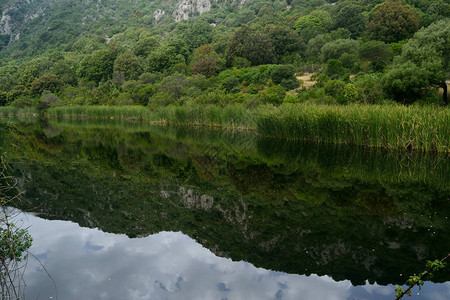 Siuru湖的景色高清图片