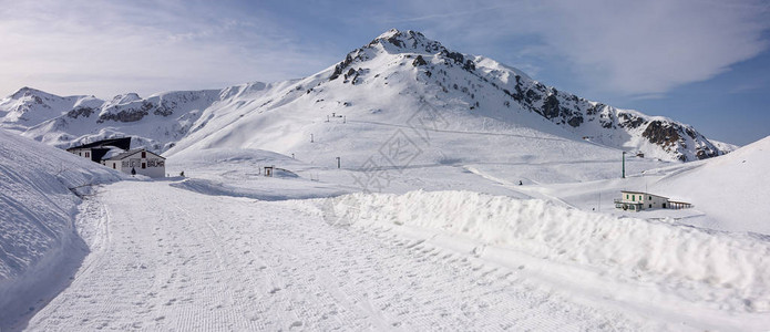 皮埃蒙特PratoNevoso附近的雪地阿尔图片