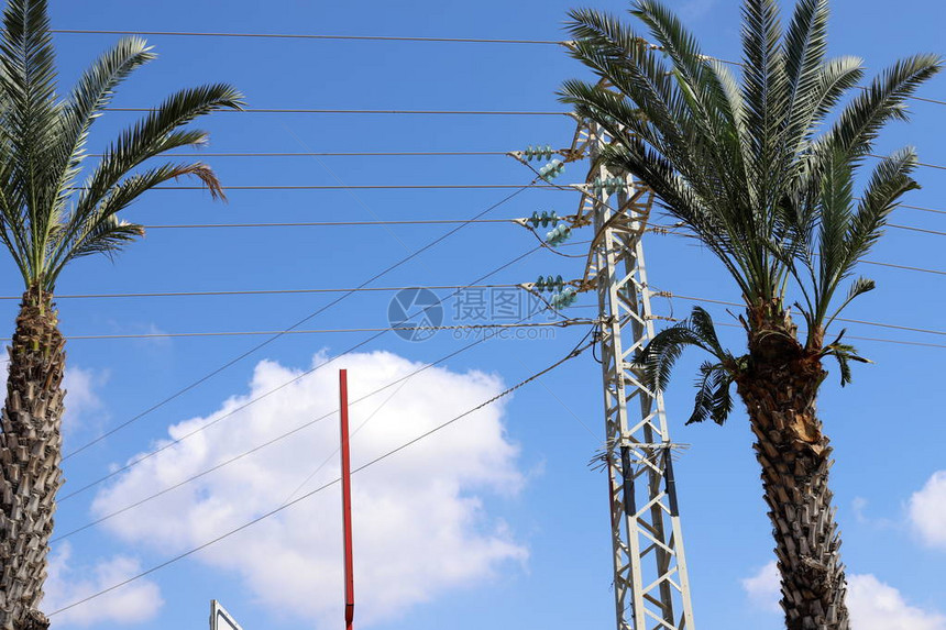 以色列北部带水电流的电图片