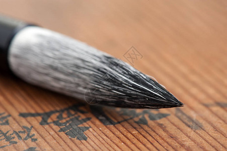 木背景上孤立的传统毛笔日本毛笔毛笔图片
