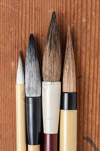 木背景上孤立的传统毛笔日本毛笔毛笔图片