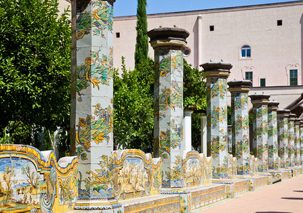 圣基亚拉是意大利南部那不勒斯的一个宗教建筑群图片