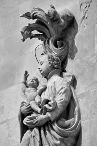 圣伊格纳齐奥大教堂巴洛克式立面的宗教雕像图片