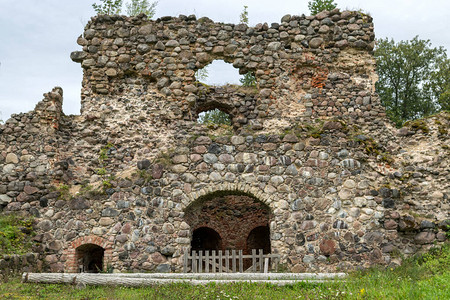 古老中世纪的石头城堡废墟埃格梅城堡废图片