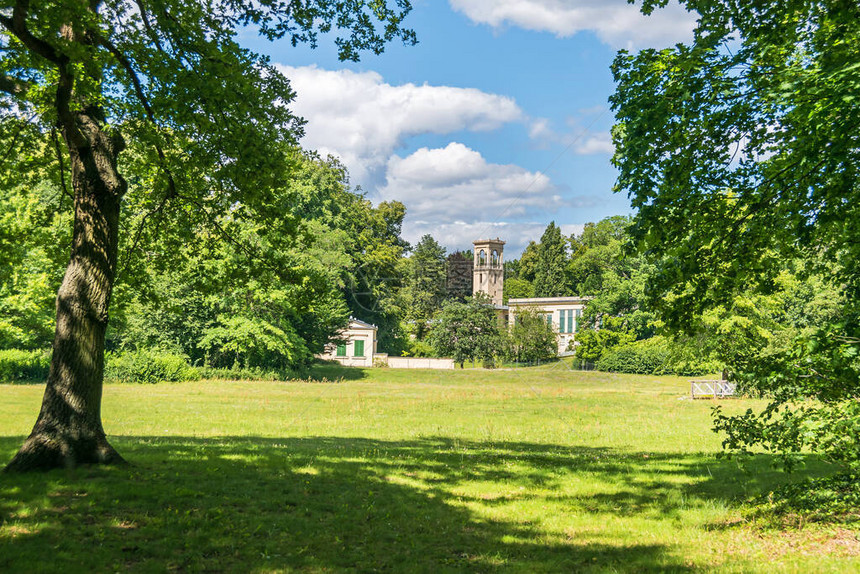 Glienicke公园与由KarlFriedrichSchinkel为普鲁士王子Carl设计的Glien图片