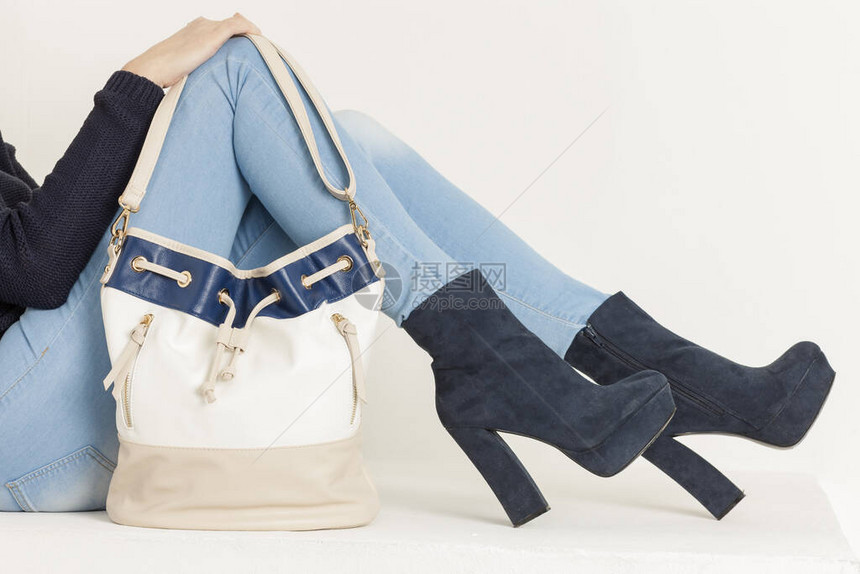 春季蓝色女式踝靴图片