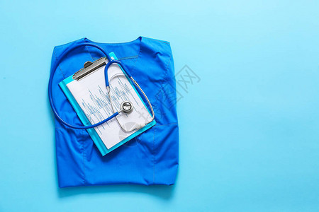 立体镜医生制服和彩色背景文件心脏病图片