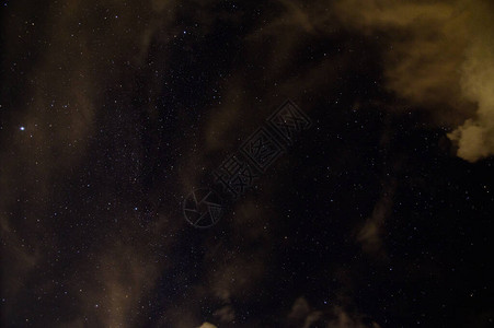 天空星夜晚的云图片