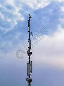 用于5G电话和互联网通信IOT物联网连接和毫米波传输的天线杆图片