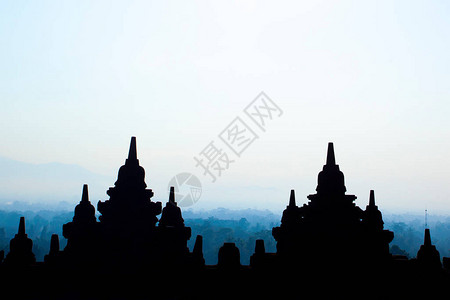 印尼爪哇岛早上的婆罗浮屠寺图片
