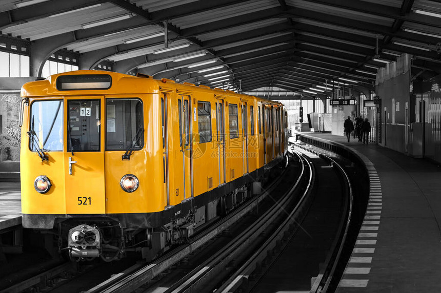 柏林的黄色火车U图片
