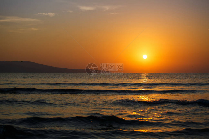 美丽的海上日落海上日落图片