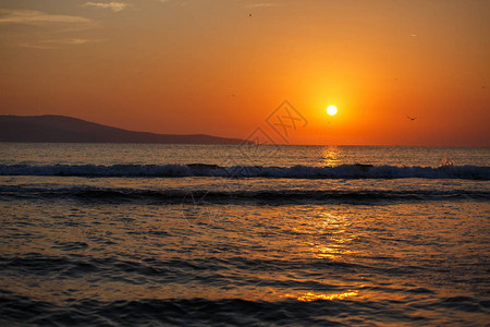 美丽的海上日落海上日落图片