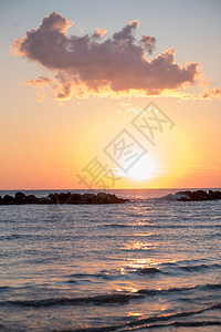 日出海全景图片