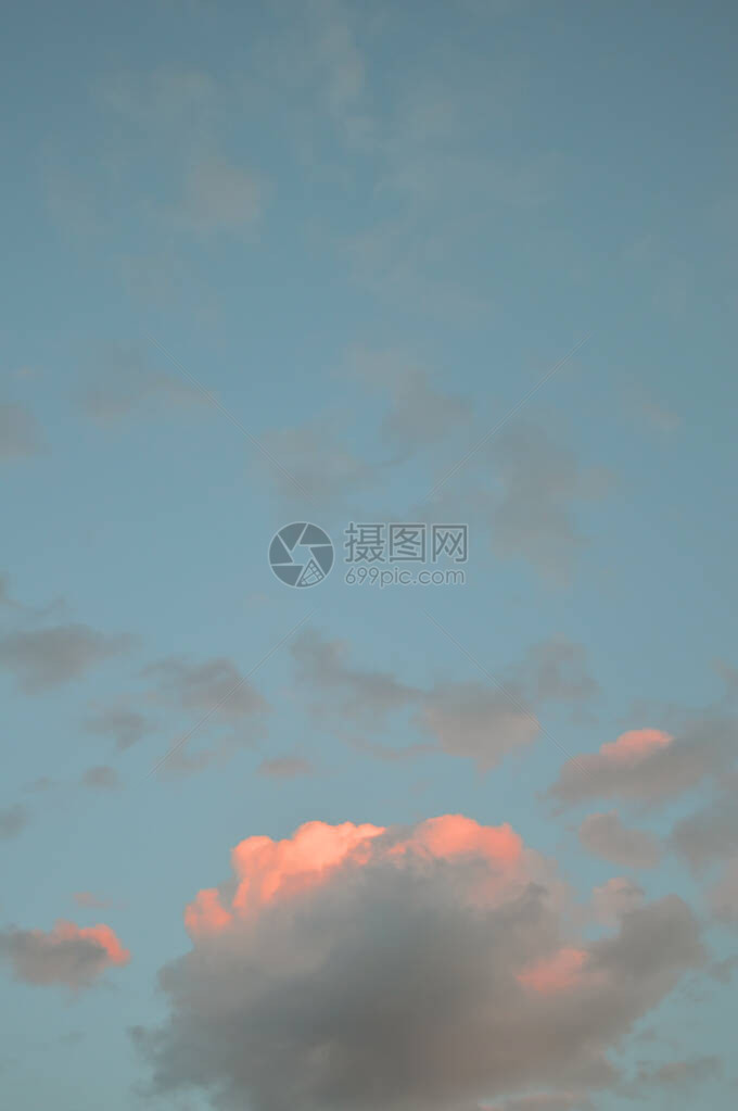 美丽的夜空天有云图片