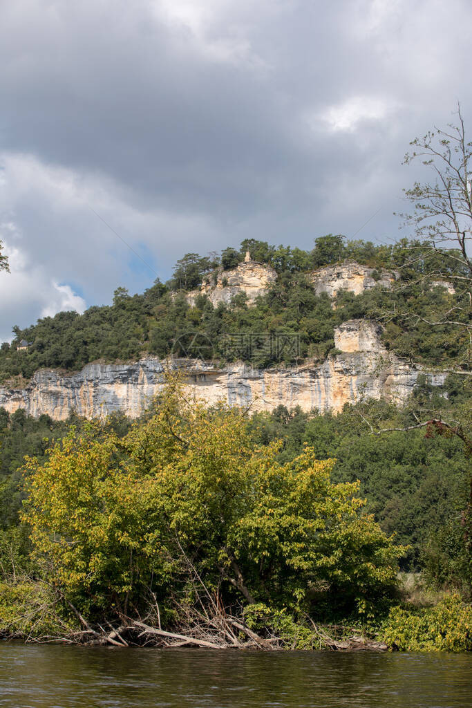 法国阿quitaine地区LaRoqueGageac和Castelnaud之间多图片