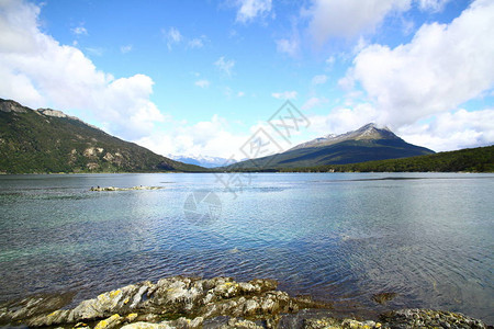 美丽的风景与高山湖泊自然图片