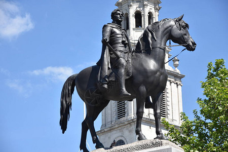 英国伦敦特拉法加广场上的乔治四世国王17621830雕像乔治四世是英格兰苏格兰和图片