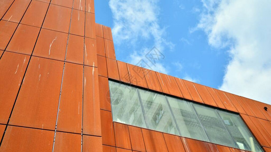 现代城市玻璃和钢外墙的抽象反射现代办公楼细节图片