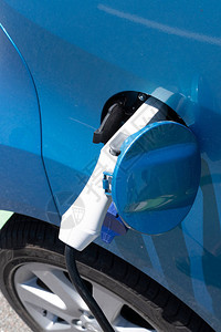 蓝色现代电动车电池的动力充电图片