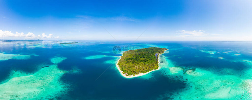 珊瑚礁加勒比海绿松石水白色沙滩图片