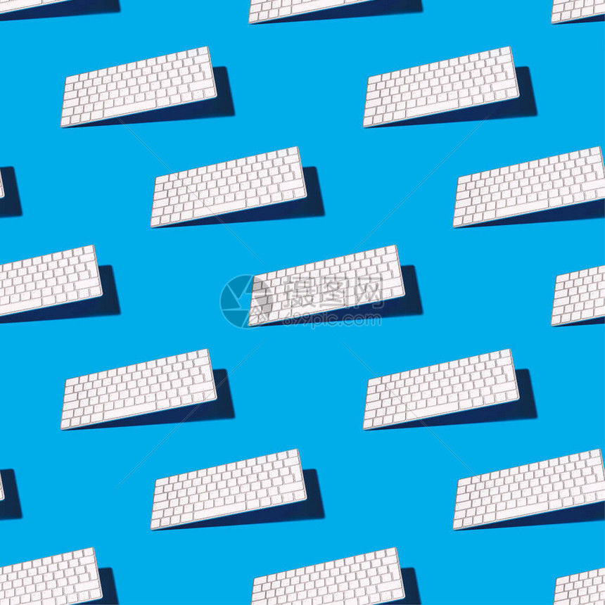 蓝色无缝模式与现代计算机的键盘在背景上保持平衡趋势图写作文案写作和办图片