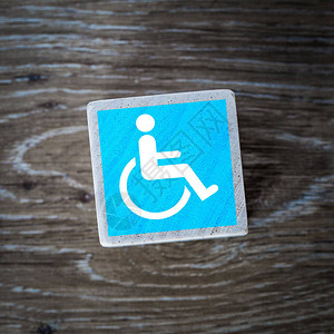 一个蓝色的残疾人标志符号或图标图片
