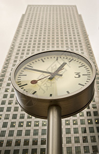 商业概念金融区现代摩天大楼时钟细节时间图片