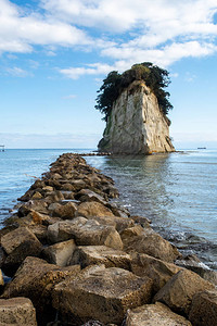 日本新半岛的美介岛钻石形状岛屿图片