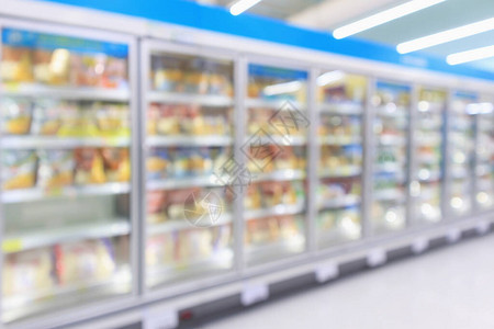 超级市商用冰箱冷冻柜显示冷冻食品的图片
