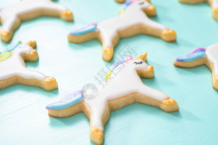 独角兽糖饼干装饰用皇室的冰淇淋和食物闪亮背景图片