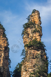 石柱是士兵聚集风景岩层的一部分图片