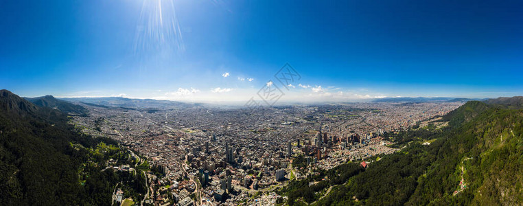 下午对波哥大市全景的空中观视图景图片