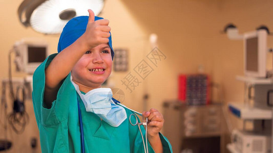 孩子打扮成医生医生外科医生服图片