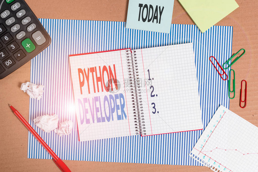 显示Python开发人员的书写笔记负责编写服务器端Web应用程序逻辑的业务概念条纹纸板笔记本纸板办公学图片