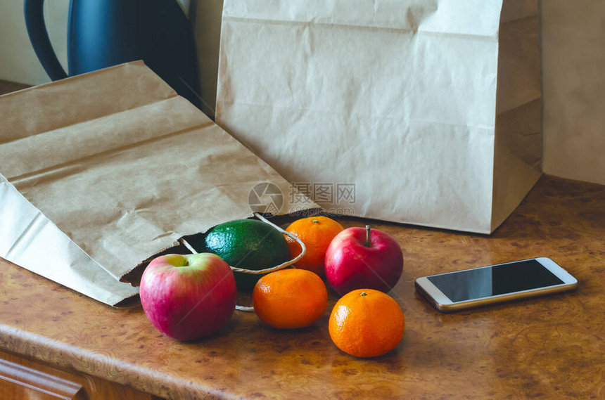 纸袋新鲜蔬菜和水果图片