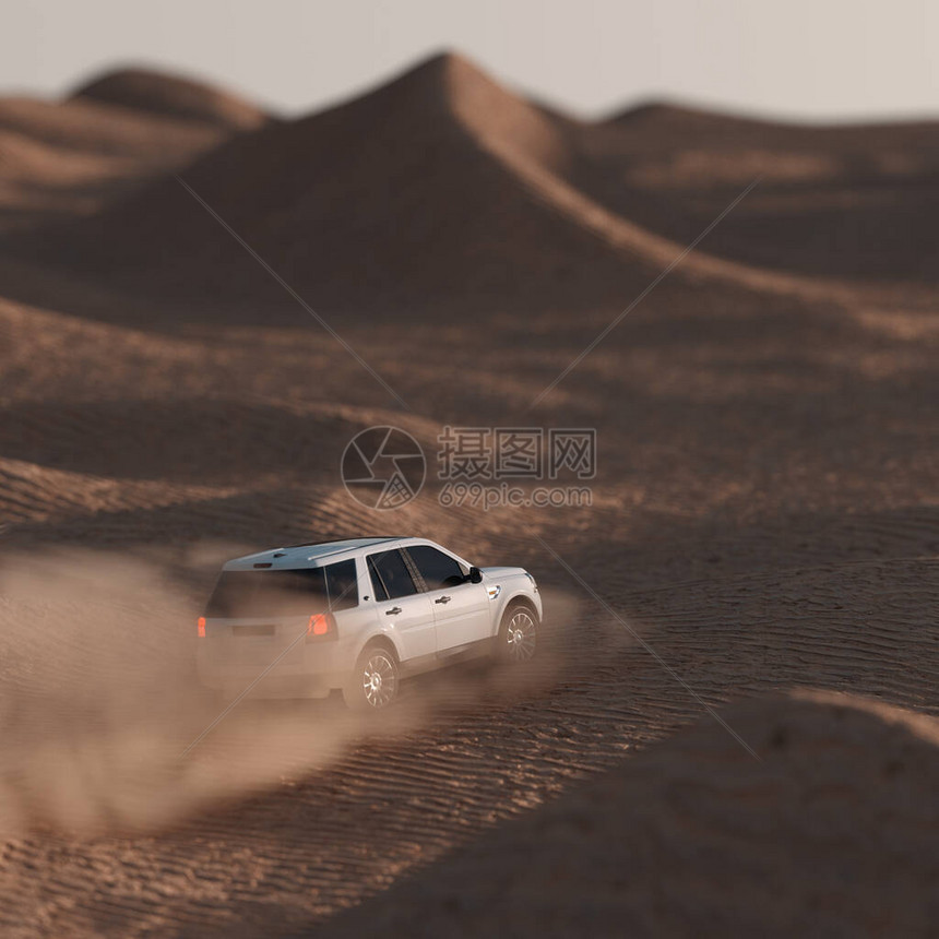 SUV在日落时乘车穿过沙漠Safari图片