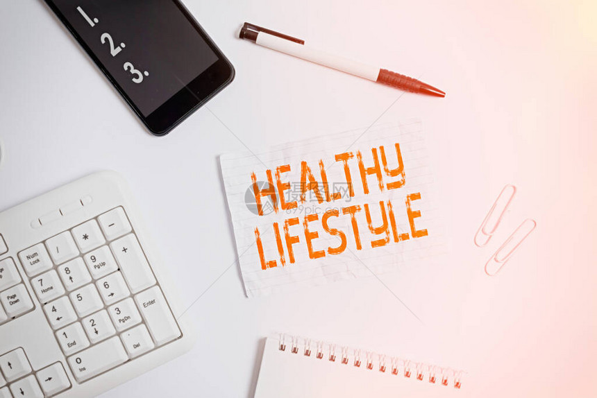 显示健康生活方式的书写笔记生活健康参与体育活动和锻炼的商业理念平放在手机铅笔和复印空图片