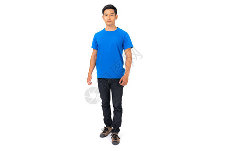 T恤衫设计穿着蓝色T恤的青年男子图片