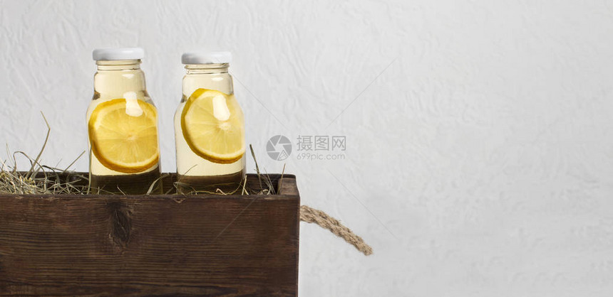 薄荷柠檬和姜汁混合剂图片