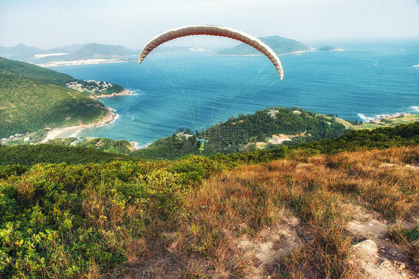 龙脊径是港岛最受欢迎和壮观的远足径之一图片