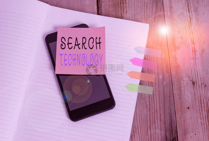 文字书写文本搜索技术允许互联网用户搜索内容的商业照片展示笔记本四箭头横幅智能手机图片