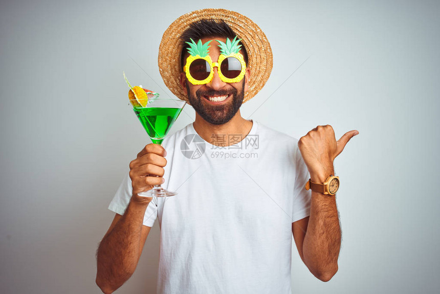 印度男人穿着夏日滑稽的样子图片
