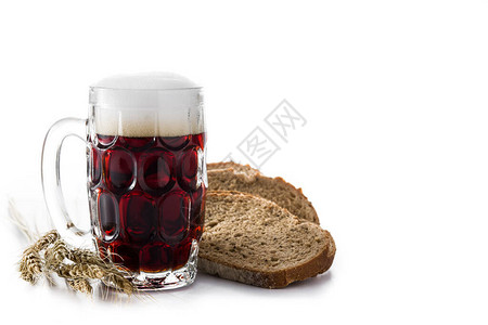 传统kvas啤酒杯黑麦面包图片