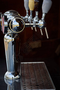 啤酒机生啤分配器生啤设备图片