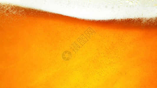 啤酒饮料与泡沫头超图片