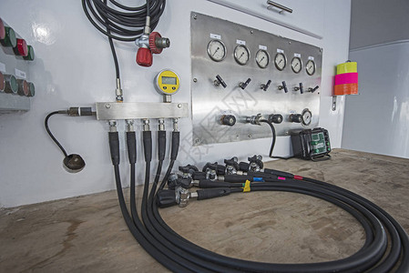 工业三混合气体混合板与软管测量仪和分析器高清图片