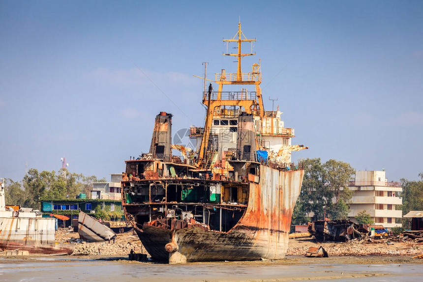 在孟加拉国吉大港的拆船场旧图片