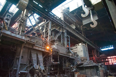 内外旧冶金厂的金属结构和建筑物和结构及图片